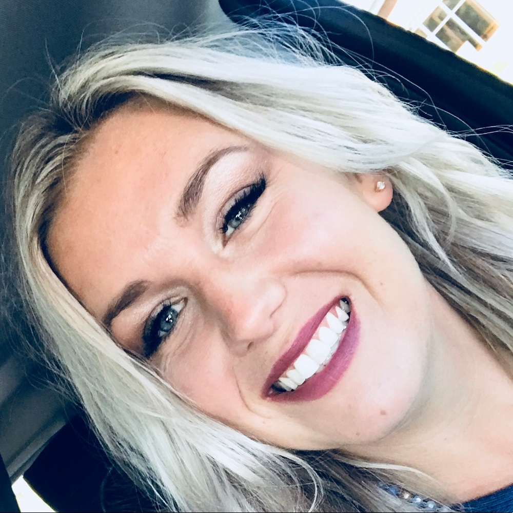 Meet your Posher, Whitney